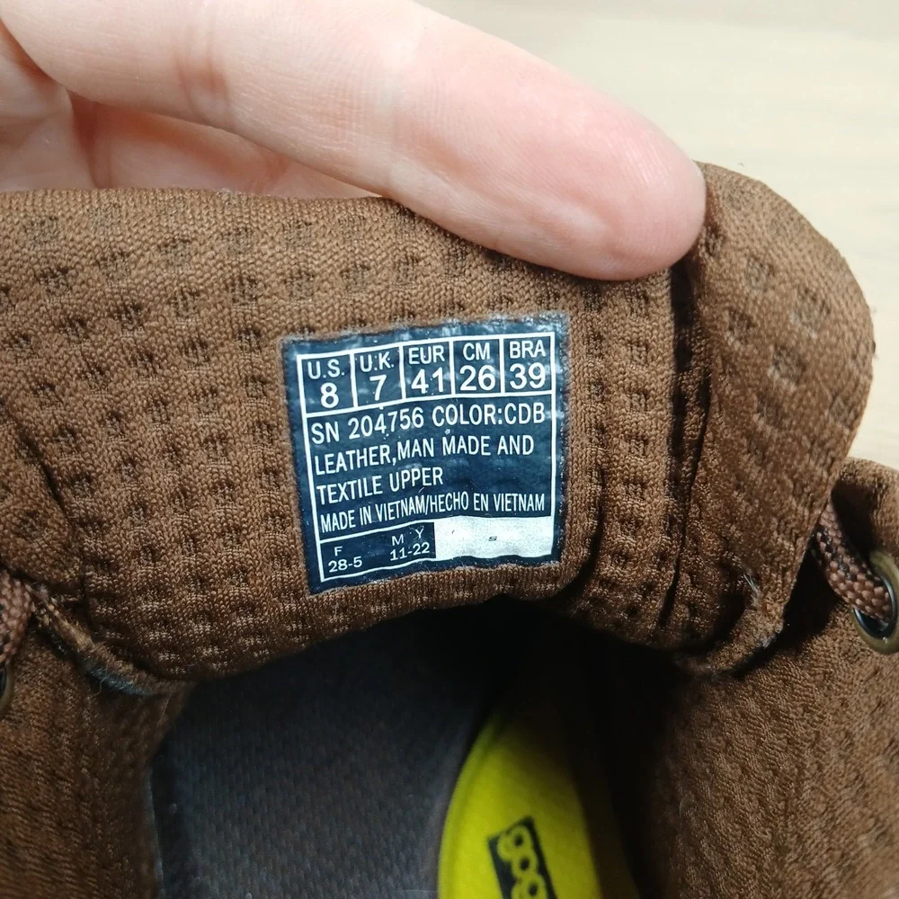 Skechers D'Lux Walker Boots Mens 8 Brown Leather Mid Top Relaxed Fit Sneakers
